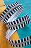ZIPPER 3 YARD - BLK & WHT STRIP