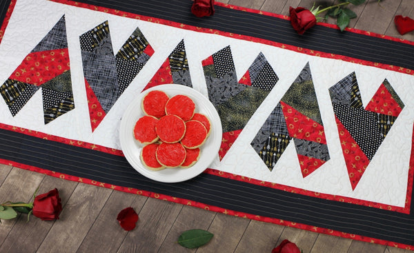 CRAZY HEARTS - table runner pattern