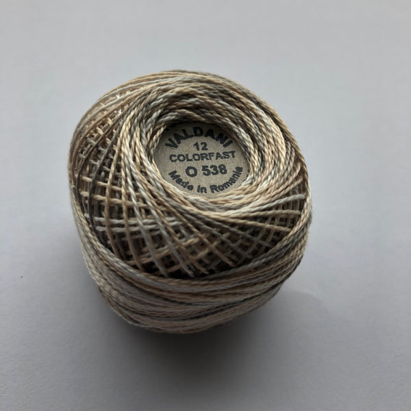 VALDANI (O538 COTTAGE SMOKE SMOKY WHITE) 100M - pearl cotton thread Size 12